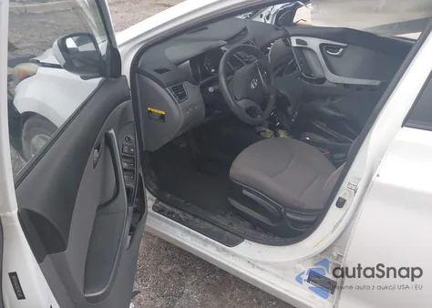 2016 Hyundai Elantra Se z USA, uszkodzony, nr VIN 5NPDH4AE9GH767368